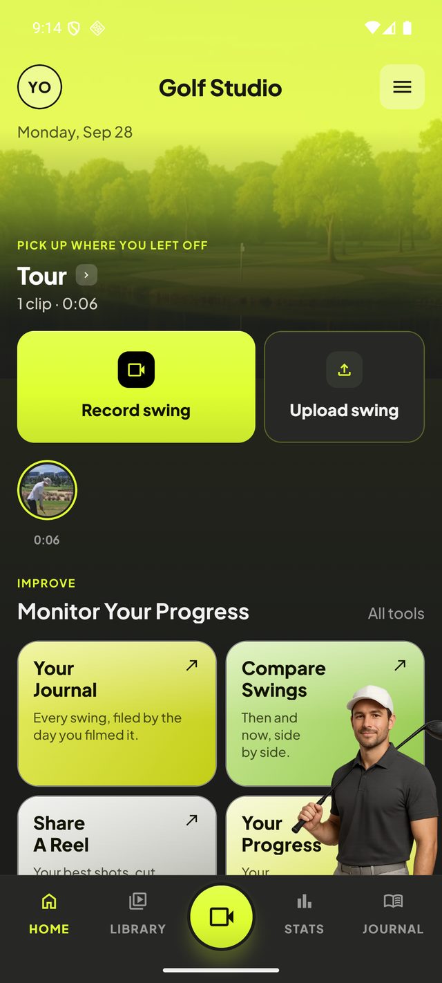 Golf Studio golf swing video app home screen, with Record swing and Upload swing buttons
